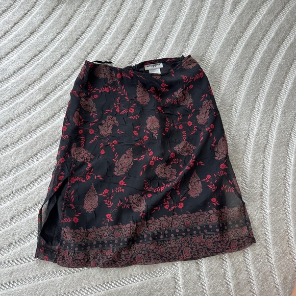 Vintage Floral Womens Midi Black and Red Skirt - Picture 1 of 3